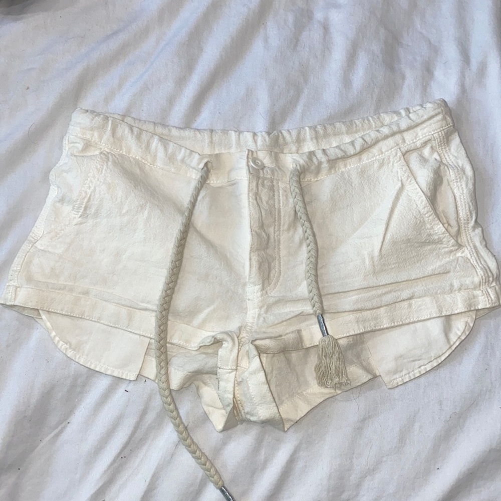 FREE PEOPLE NEVER WORN. fits more medium